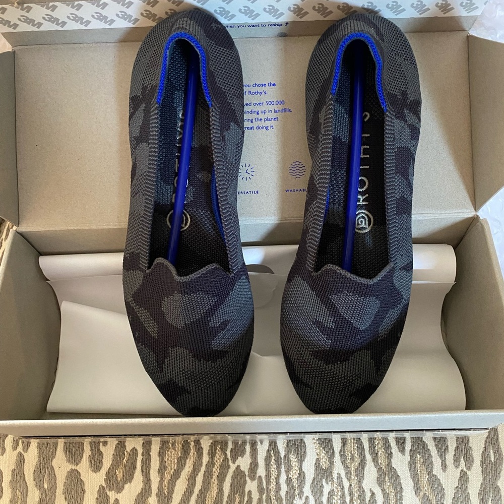 Rothy’s size 8.5, fits like 7.5 to 8. Gray camo flat